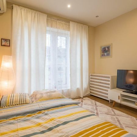 Modern 2 Bedroom Apartment Next To Vitosha Str. Sofia Exterior photo