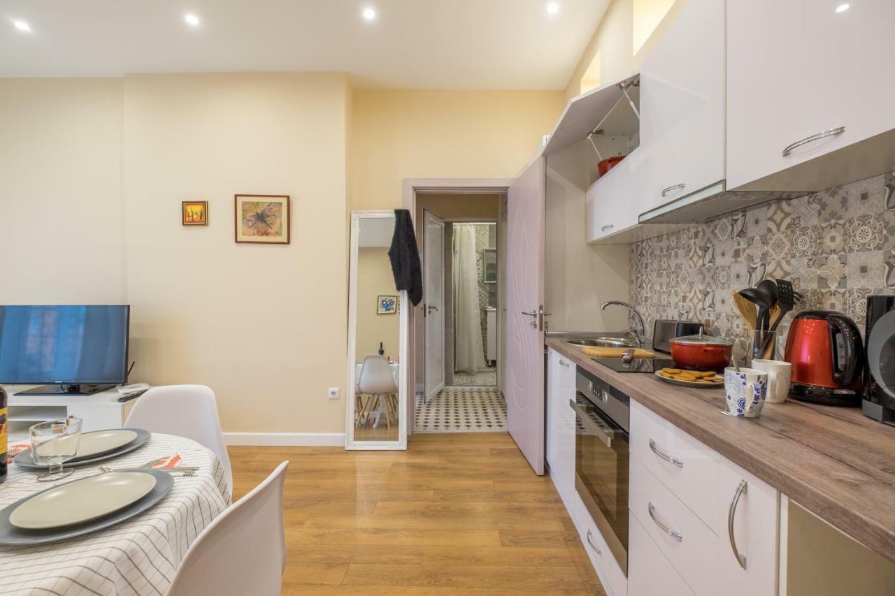 Modern 2 Bedroom Apartment Next To Vitosha Str. Sofia Exterior photo
