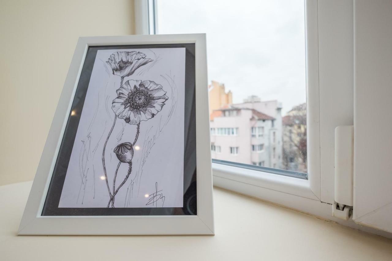 Modern 2 Bedroom Apartment Next To Vitosha Str. Sofia Exterior photo
